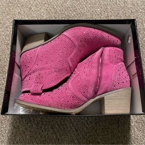 Pink sparkly Cowboy boots !!